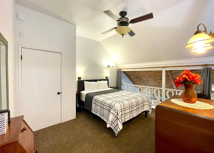 Sierra Mountain Lodge - Vacation Rentals - Yosemite